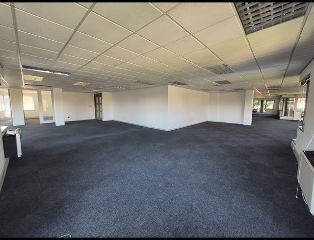 712M² OFFICE TO LET IN WOODMEAD